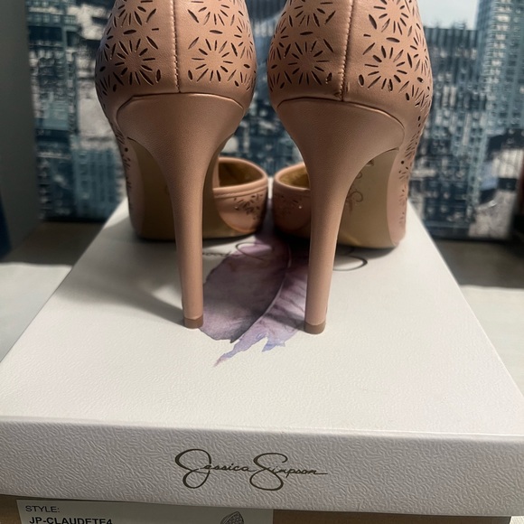 Jessica Simpson Nude Blush Laser-Cut Pointed Toe Stiletto Pumps - Picture 3 of 4